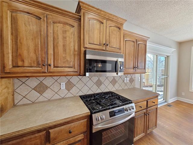 16885 W 161st Terrace, Olathe, KS 66062