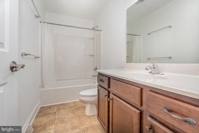 105 HIGH POINTE DR, Hummelstown, PA 17036