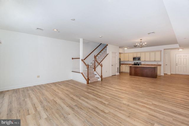 105 HIGH POINTE DR, Hummelstown, PA 17036