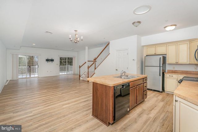 105 HIGH POINTE DR, Hummelstown, PA 17036