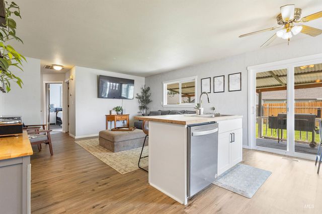 513 N Thornley Ave, Kuna, ID 83634