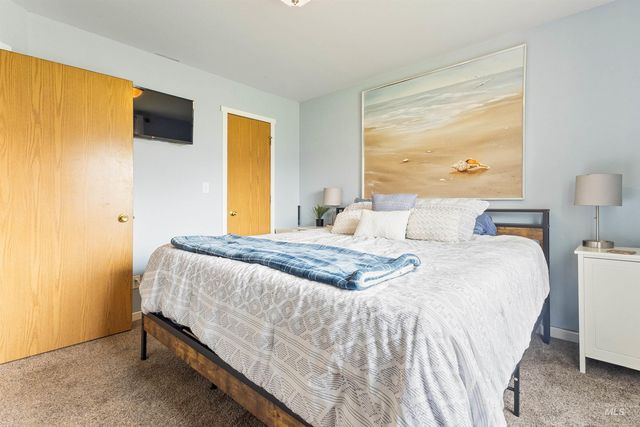 513 N Thornley Ave, Kuna, ID 83634