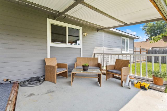 513 N Thornley Ave, Kuna, ID 83634