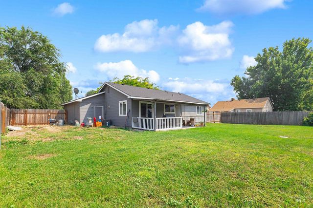 513 N Thornley Ave, Kuna, ID 83634