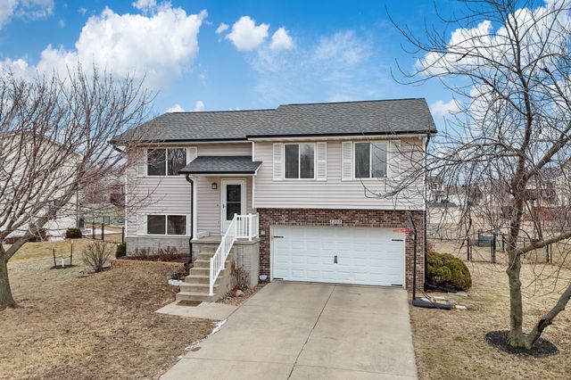 3205 SE Cherry Blossom Drive, Ankeny, IA 50021