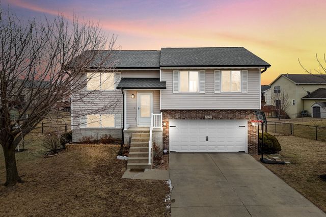 3205 SE Cherry Blossom Drive, Ankeny, IA 50021
