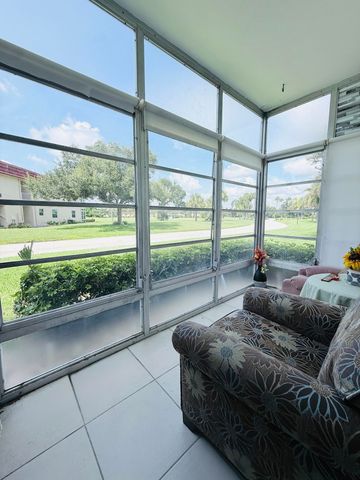 40 WOODLAND Drive 105, Vero Beach, FL 32962