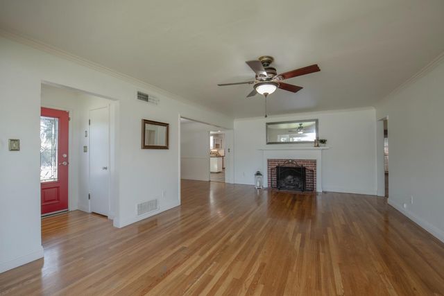 1301 W Beverly Drive, Visalia, CA 93277