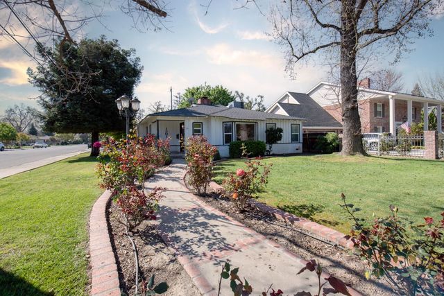 1301 W Beverly Drive, Visalia, CA 93277