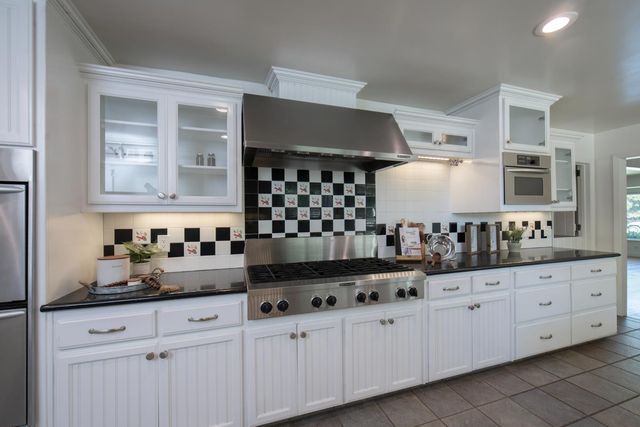 1301 W Beverly Drive, Visalia, CA 93277