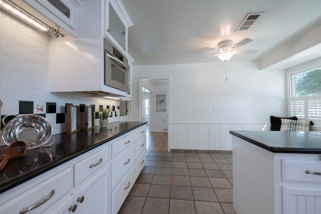 1301 W Beverly Drive, Visalia, CA 93277