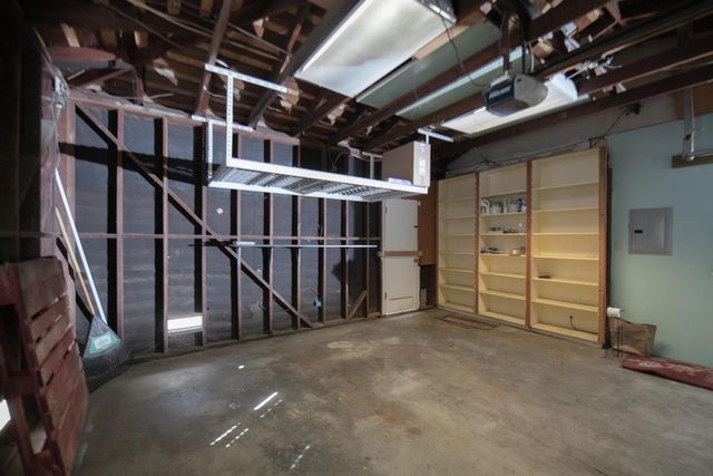 1301 W Beverly Drive, Visalia, CA 93277