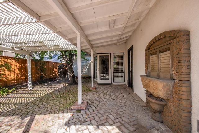 1301 W Beverly Drive, Visalia, CA 93277