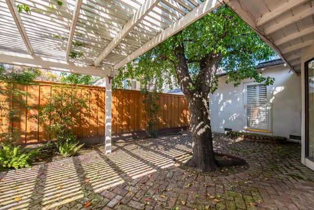 1301 W Beverly Drive, Visalia, CA 93277