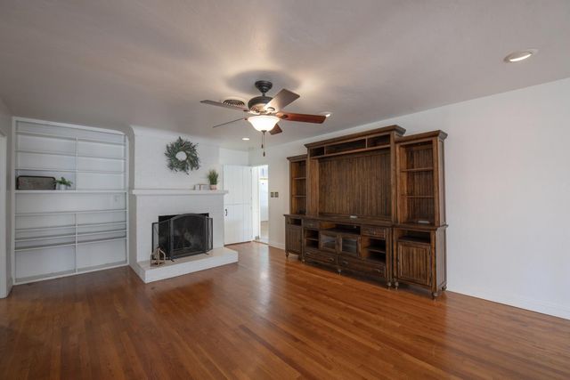 1301 W Beverly Drive, Visalia, CA 93277