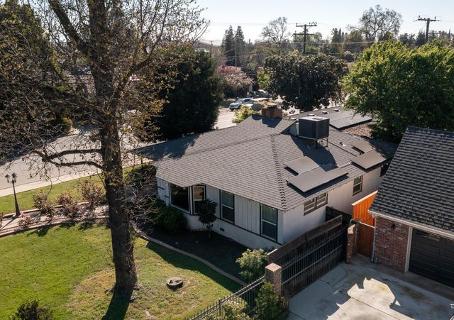 1301 W Beverly Drive, Visalia, CA 93277