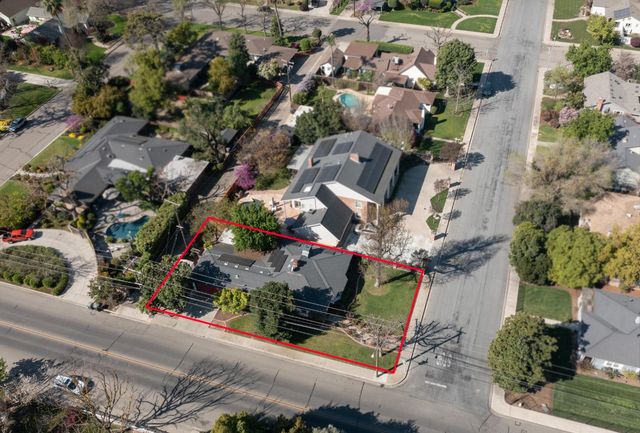 1301 W Beverly Drive, Visalia, CA 93277