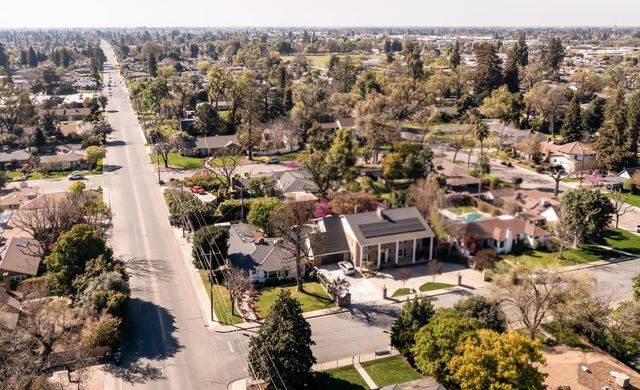 1301 W Beverly Drive, Visalia, CA 93277