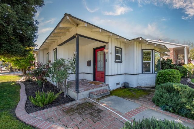 1301 W Beverly Drive, Visalia, CA 93277