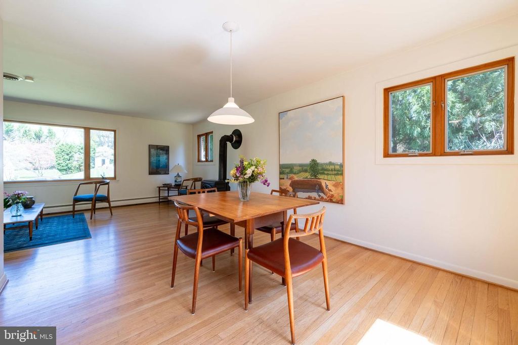 Image 14 of property listing at 9221 SPRING VALLEY RD, Ellicott City, MD 21043