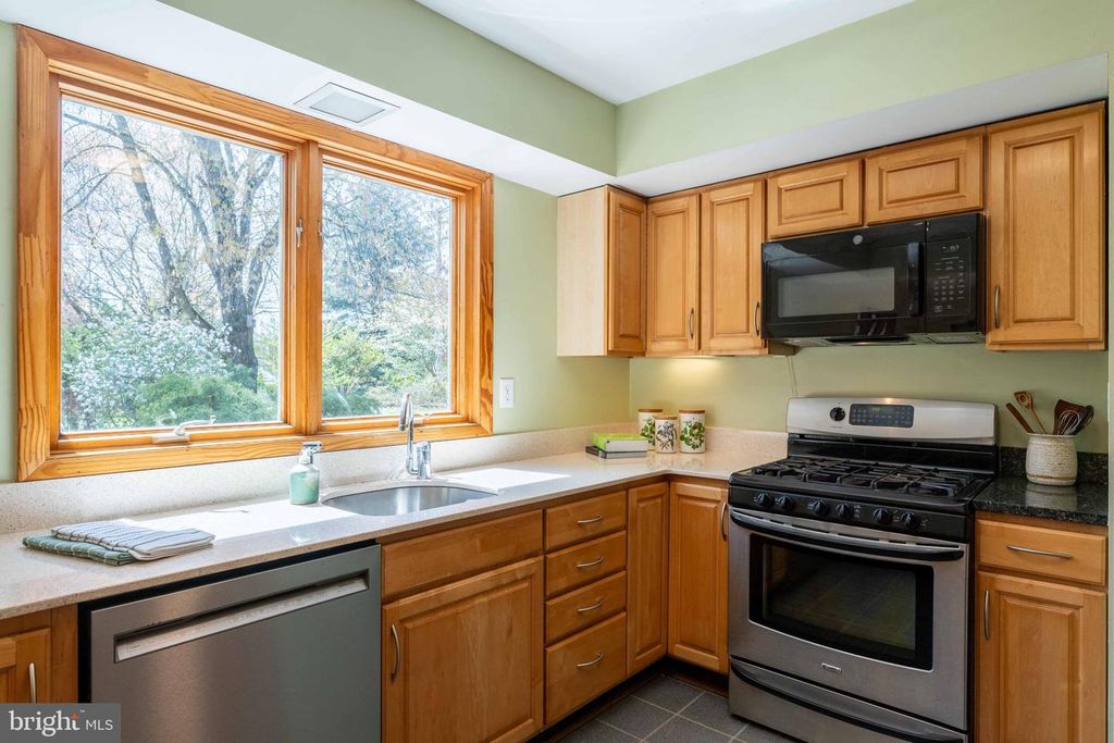 Image 19 of property listing at 9221 SPRING VALLEY RD, Ellicott City, MD 21043