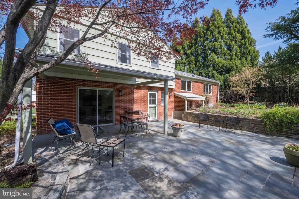 Image 36 of property listing at 9221 SPRING VALLEY RD, Ellicott City, MD 21043