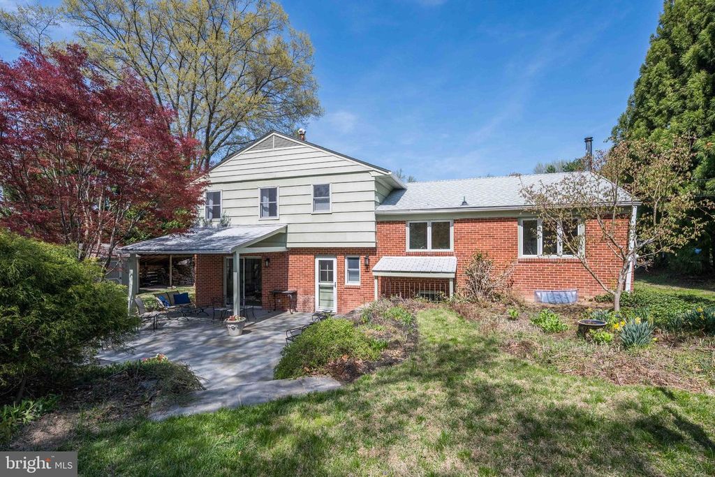 Image 40 of property listing at 9221 SPRING VALLEY RD, Ellicott City, MD 21043