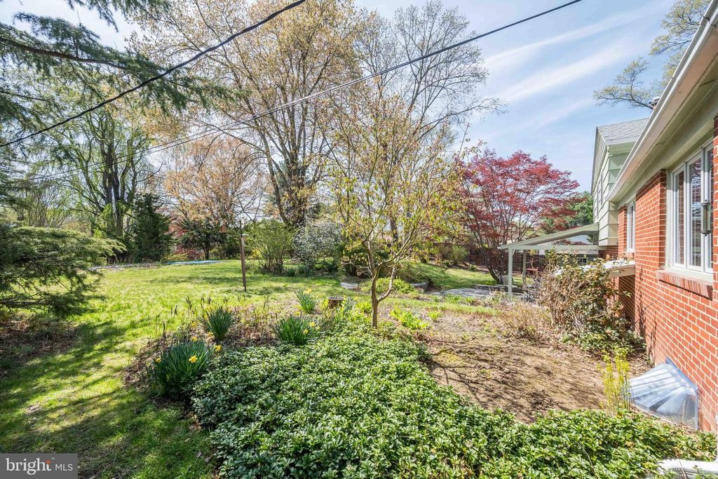 Image 43 of property listing at 9221 SPRING VALLEY RD, Ellicott City, MD 21043