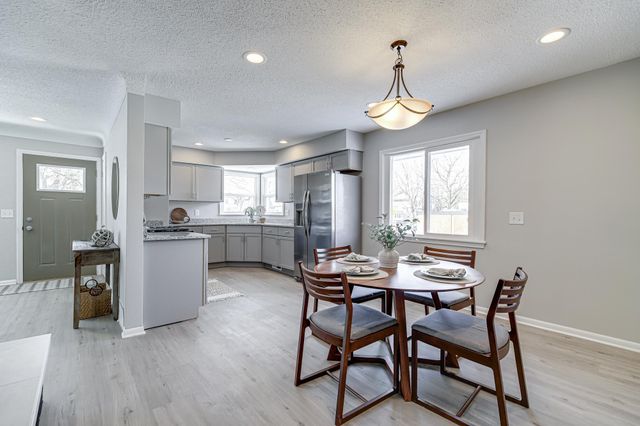 2758 Vincent Avenue N, Minneapolis, MN 55411