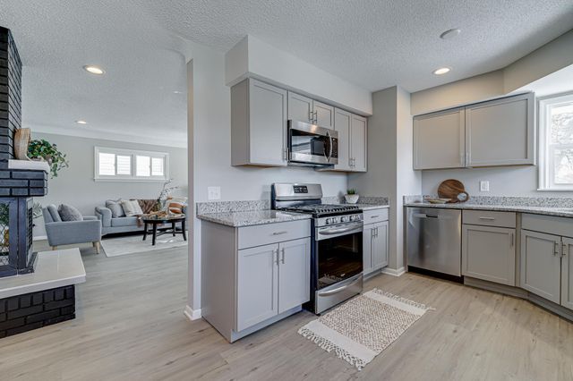 2758 Vincent Avenue N, Minneapolis, MN 55411