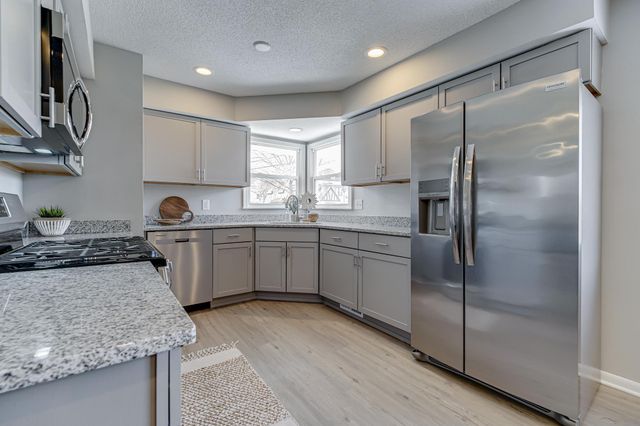 2758 Vincent Avenue N, Minneapolis, MN 55411