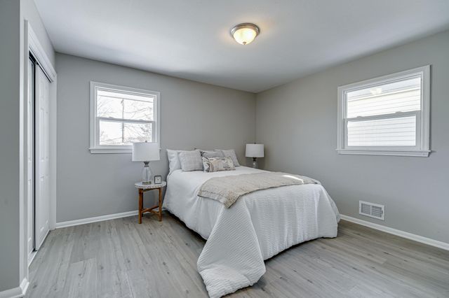 2758 Vincent Avenue N, Minneapolis, MN 55411