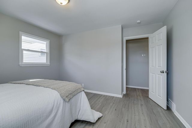 2758 Vincent Avenue N, Minneapolis, MN 55411