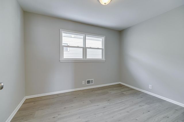 2758 Vincent Avenue N, Minneapolis, MN 55411