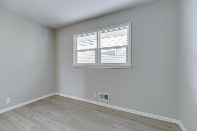 2758 Vincent Avenue N, Minneapolis, MN 55411