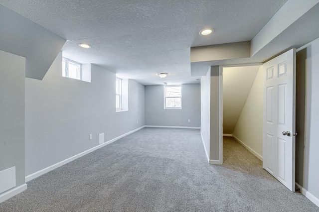 2758 Vincent Avenue N, Minneapolis, MN 55411