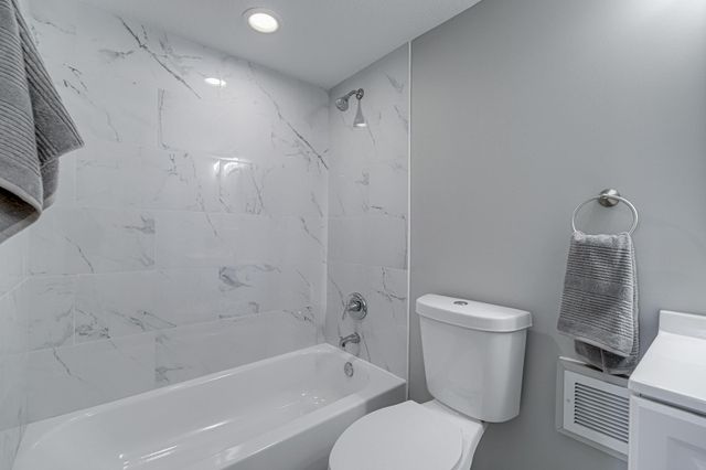 2758 Vincent Avenue N, Minneapolis, MN 55411