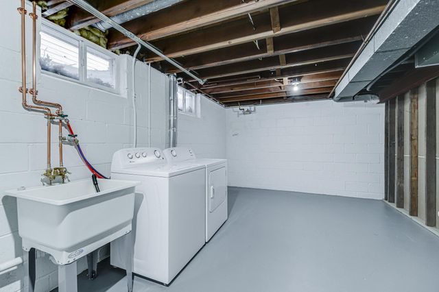 2758 Vincent Avenue N, Minneapolis, MN 55411