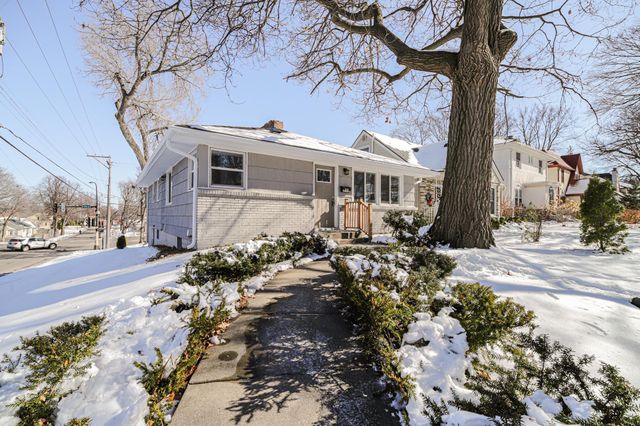 2758 Vincent Avenue N, Minneapolis, MN 55411