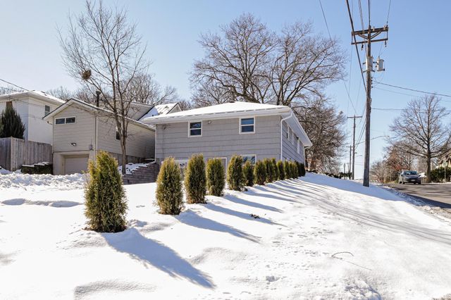 2758 Vincent Avenue N, Minneapolis, MN 55411