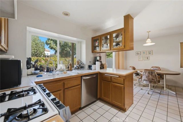 7211 Sunrise Court, Highland, CA 92346