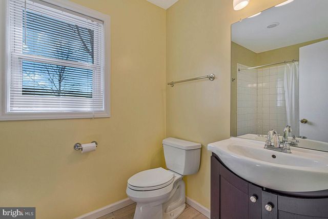 1050 PLANTERS WHARF RD, Lusby, MD 20657