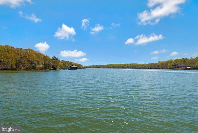 1050 PLANTERS WHARF RD, Lusby, MD 20657