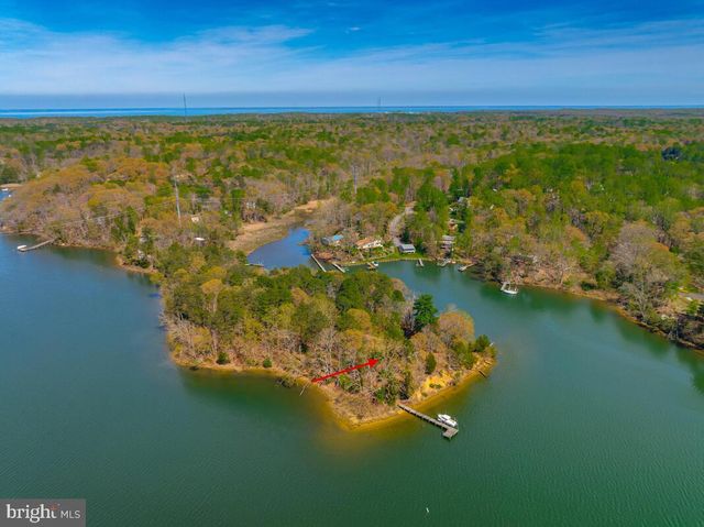 1050 PLANTERS WHARF RD, Lusby, MD 20657