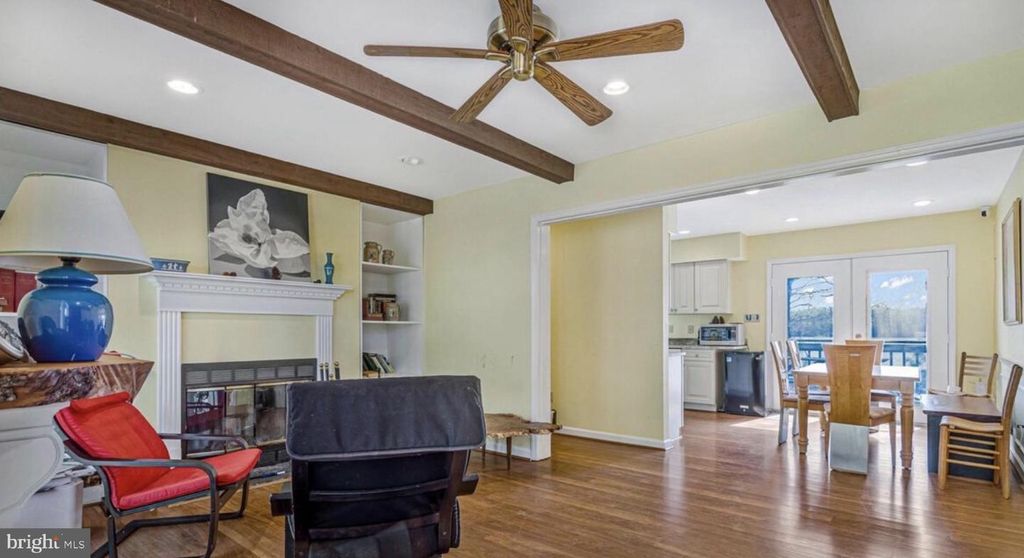 Image 13 of property listing at 1050 PLANTERS WHARF RD, Lusby, MD 20657