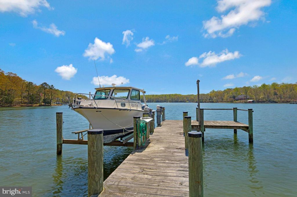 Image 2 of property listing at 1050 PLANTERS WHARF RD, Lusby, MD 20657