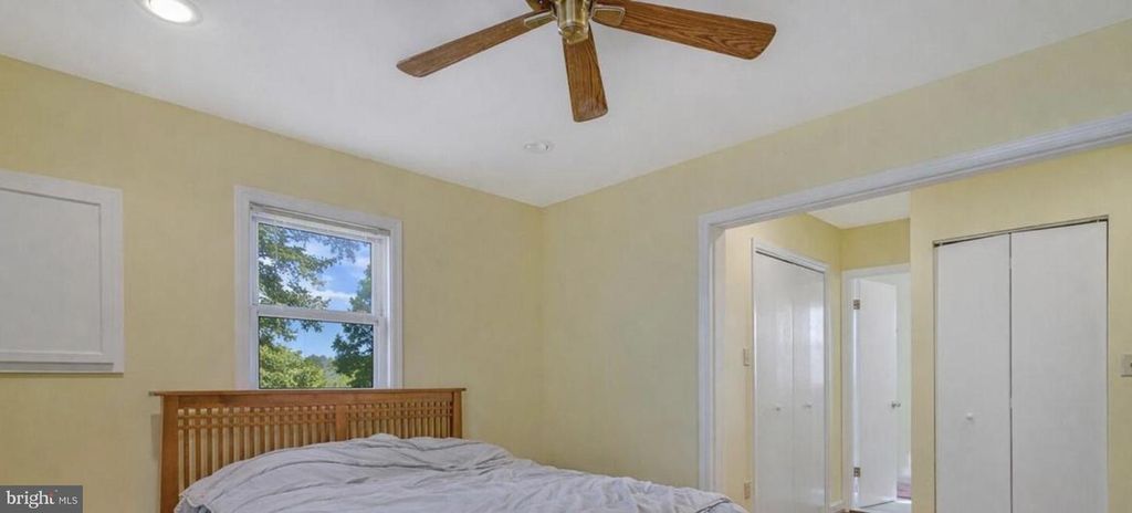 Image 22 of property listing at 1050 PLANTERS WHARF RD, Lusby, MD 20657