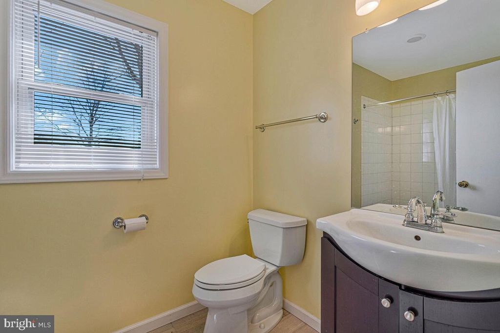 Image 24 of property listing at 1050 PLANTERS WHARF RD, Lusby, MD 20657