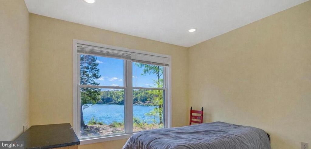 Image 3 of property listing at 1050 PLANTERS WHARF RD, Lusby, MD 20657