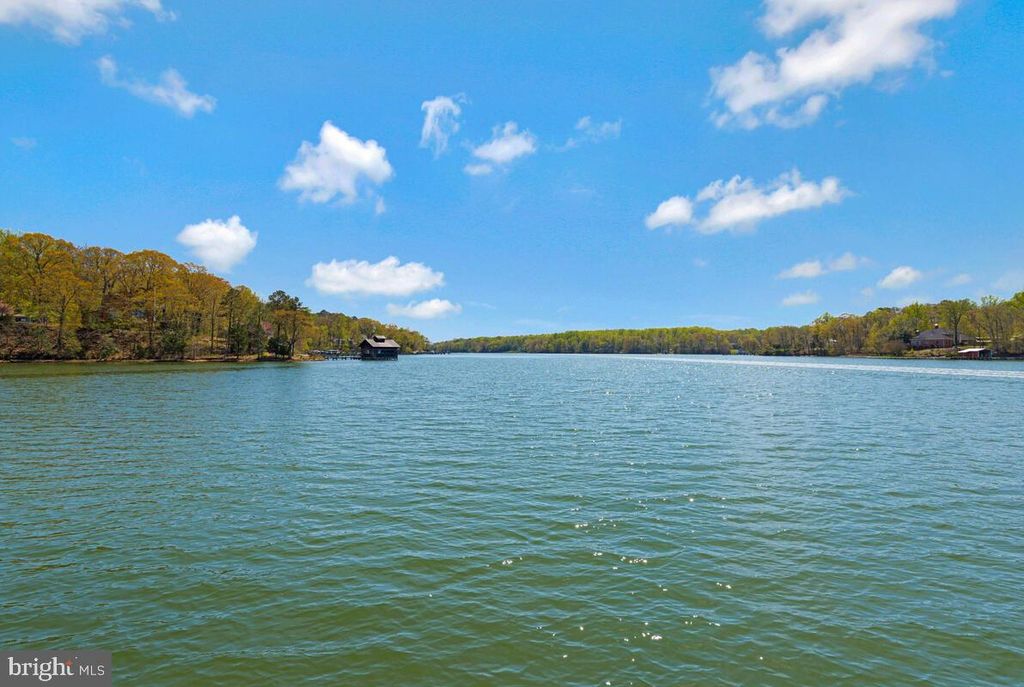 Image 32 of property listing at 1050 PLANTERS WHARF RD, Lusby, MD 20657